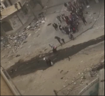 "في غزة حرب الإبادة تستبيح الأبرياء" مقتل سيدة ترفع علما ابيض برفقةأبنتها 